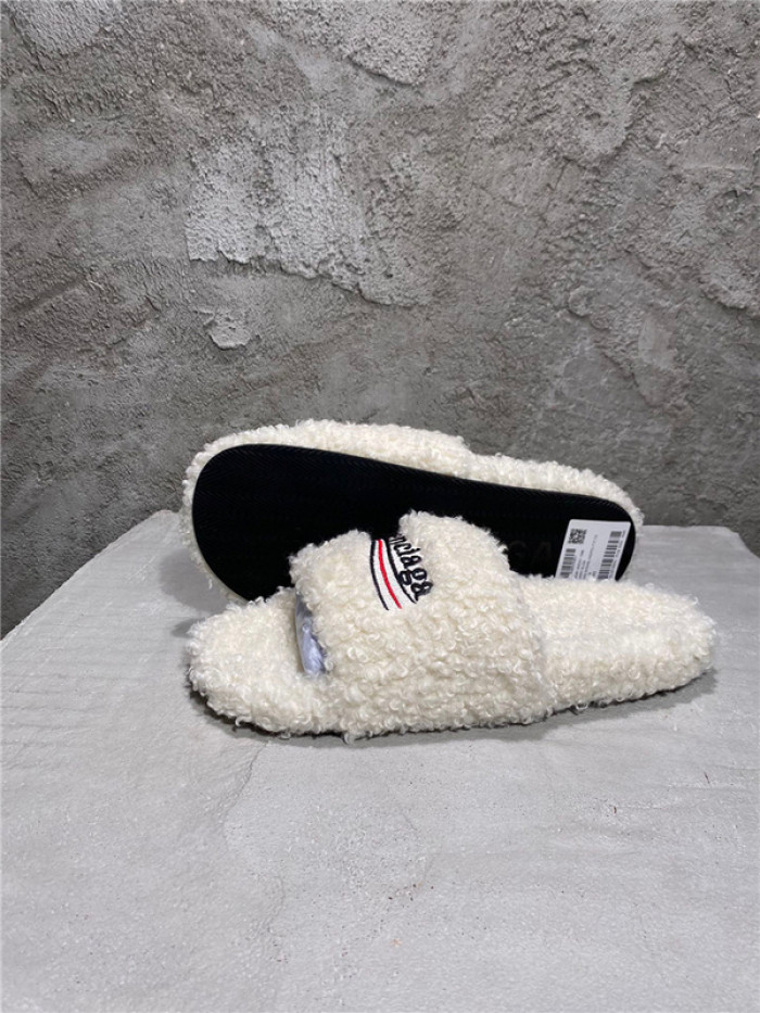 BLCG SLIPPERS