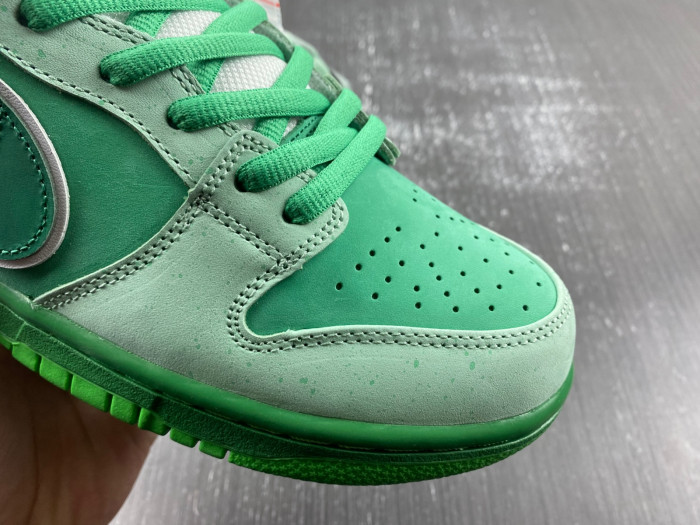 concepts x T*f*ny co. x nike sb dunk low  bv1310-303