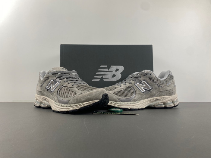 New Balance ML2002RC