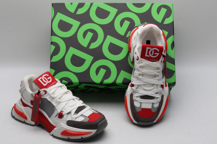 DG SNEAKERS 052504