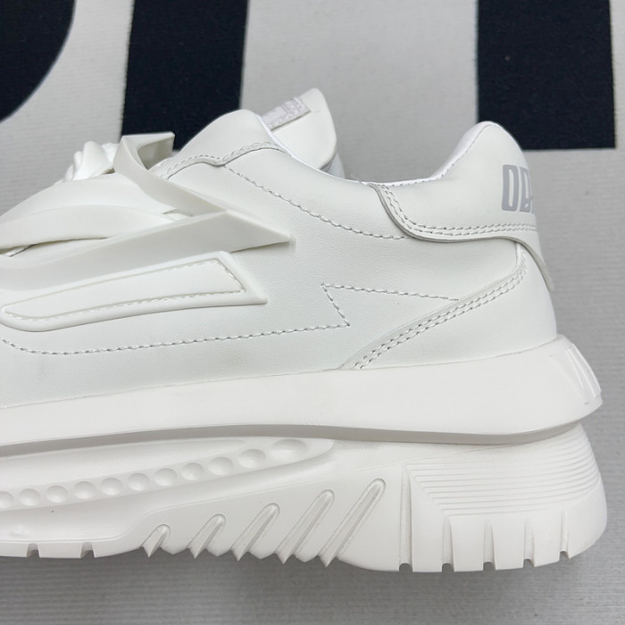 VERS SNEAKERS