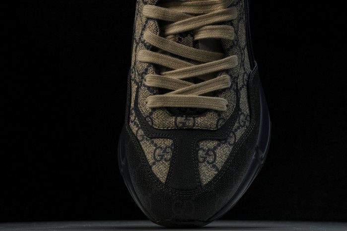 Gv*c  sneaker