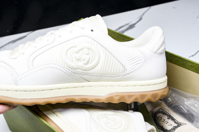 Gv*c sneaker