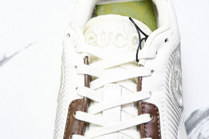 Gv*c sneaker