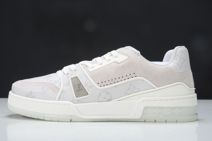 LV SNEAKER LOW YEE-011