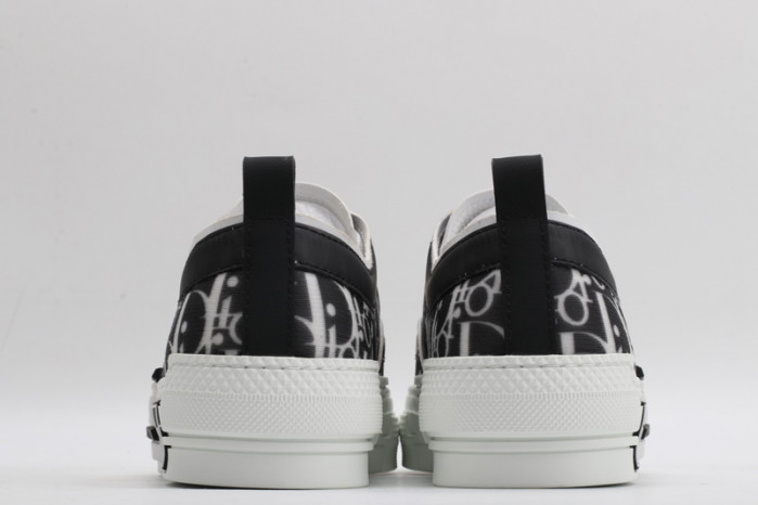 D10R B23 Sneakers Low Top