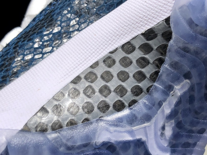 Air Jordan 11 Low 