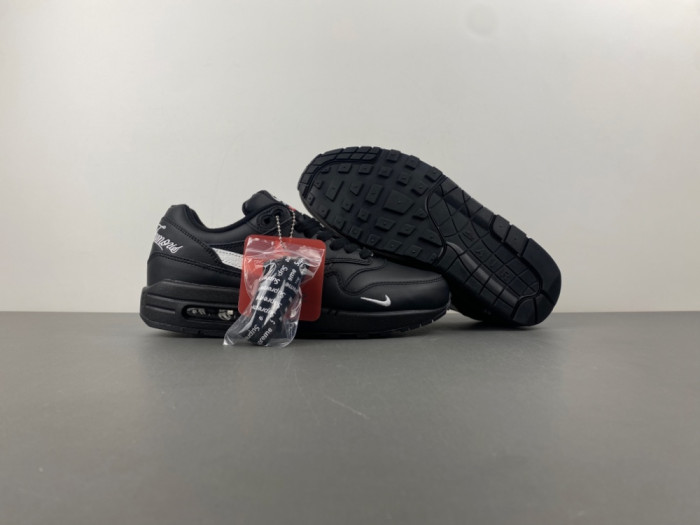 Svp*me x nike air max 1 