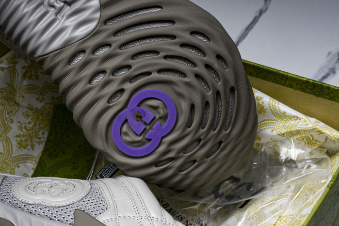 Gv*c ripple sneaker