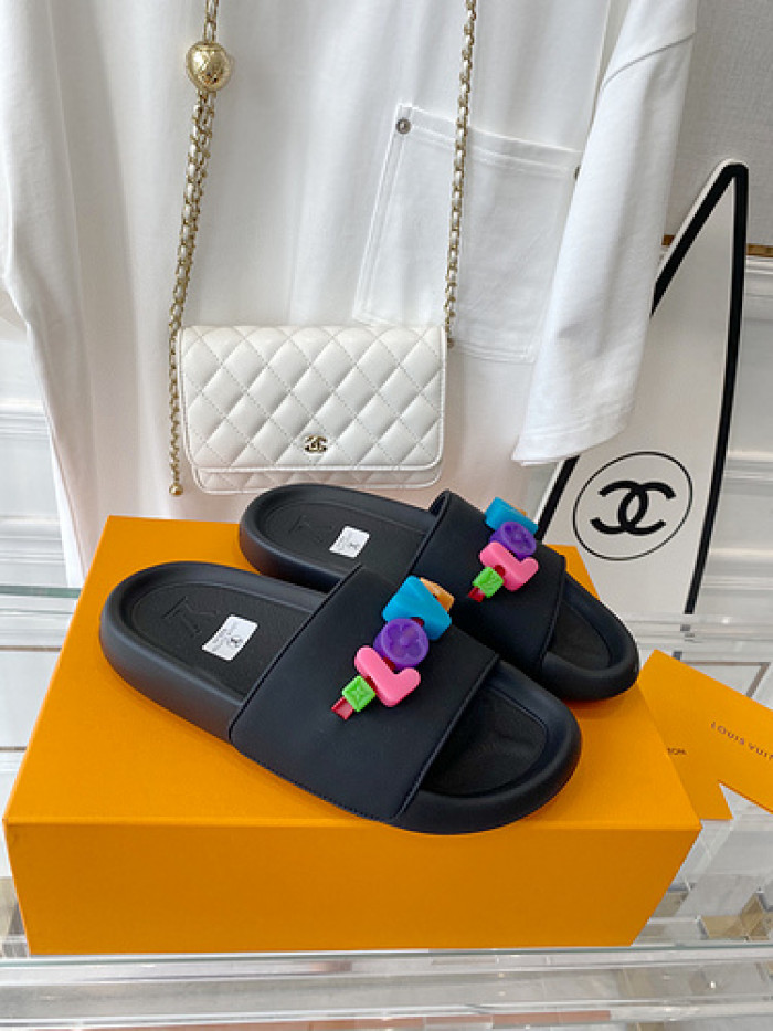 LV SLIPPERS