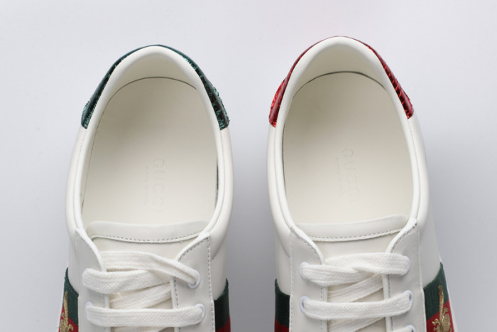 Gv*c ace embroidered low-top sneaker white with bee