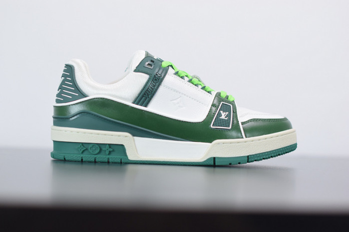 LV SNEAKER LOW YEE-001