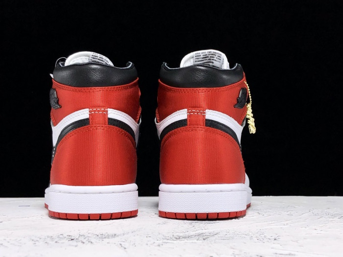 Jordan 1 Retro High Satin Black Toe (W) CD0461-016